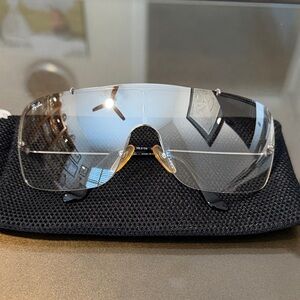 Ray-Ban *rare Gold Rimless Glasses. UNISEX.. bag included..